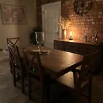 The Hillcrest, Luxury In Town Semesterbostad