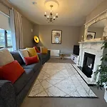 Semesterbostad The Hillcrest, Luxury In Town *