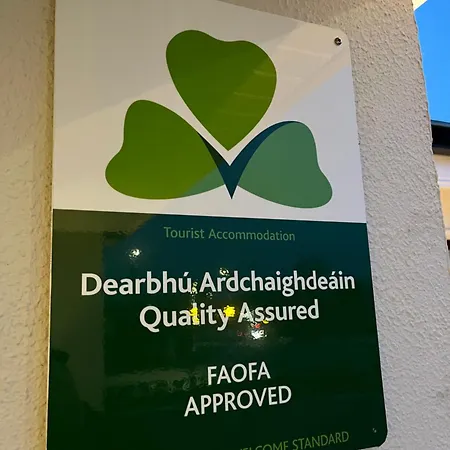 The Hillcrest, Luxury In Town * Castleblayney