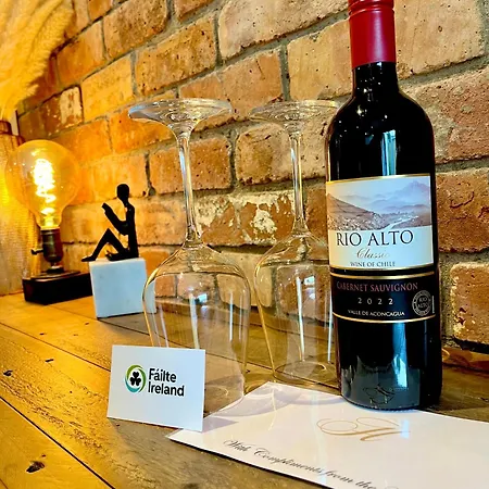 The Hillcrest, Luxury In Town *