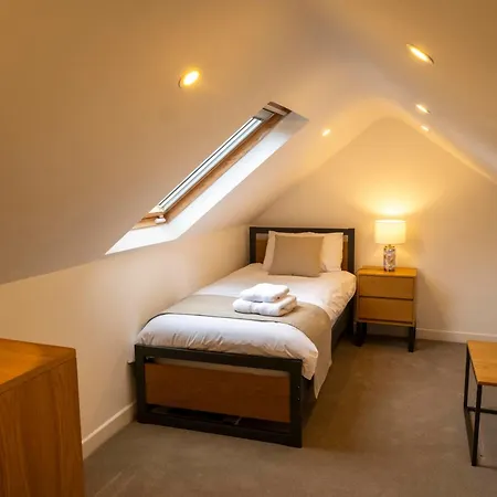 The Hillcrest, Luxury In Town