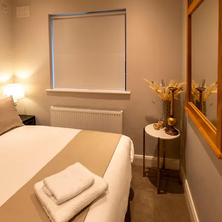 The Hillcrest, Luxury In Town Ferienhaus