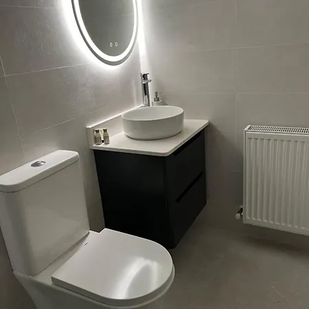 The Hillcrest, Luxury In Town בית נופש