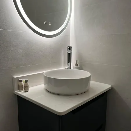 The Hillcrest, Luxury In Town