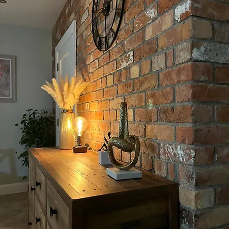 The Hillcrest, Luxury In Town *