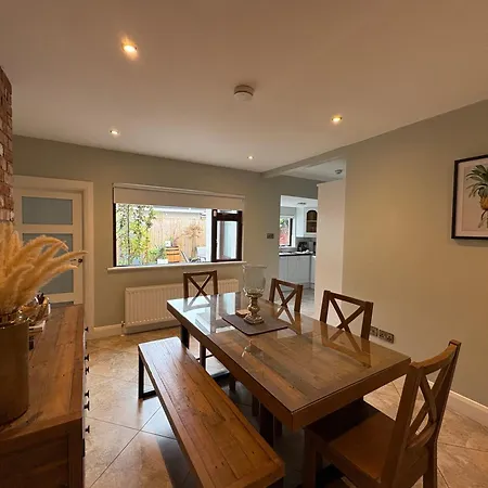 Vakantiehuis The Hillcrest, Luxury In Town