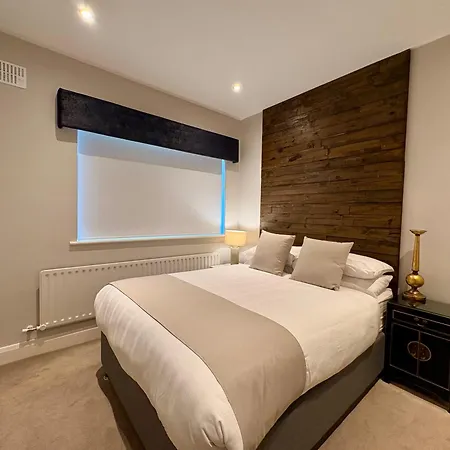 The Hillcrest, Luxury In Town Casa de Férias Castleblayney