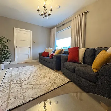 The Hillcrest, Luxury In Town Ferienhaus *