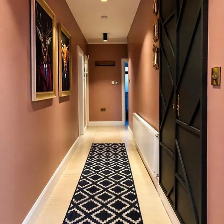 The Hillcrest, Luxury In Town Holiday home Castleblayney