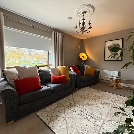 The Hillcrest, Luxury In Town Dom wakacyjny