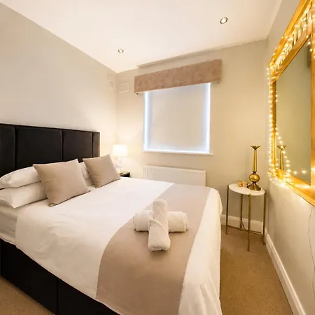 Holiday home The Hillcrest, Luxury In Town *