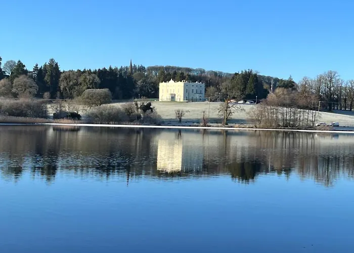 The Hillcrest, Luxury In Town Semesterbostad