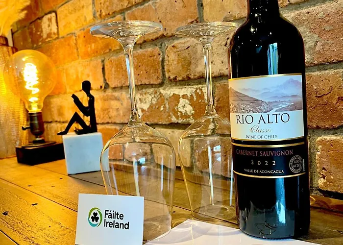 The Hillcrest, Luxury In Town *