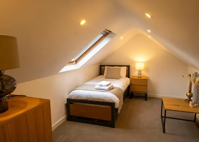 The Hillcrest, Luxury In Town