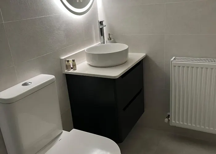 The Hillcrest, Luxury In Town Ferienhaus