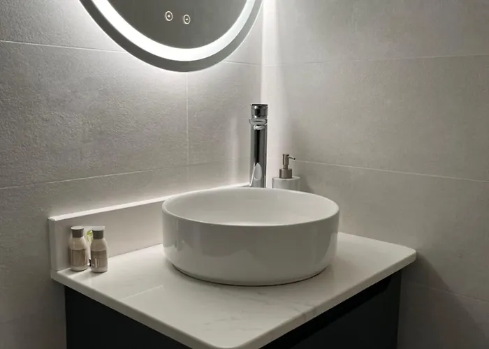 The Hillcrest, Luxury In Town