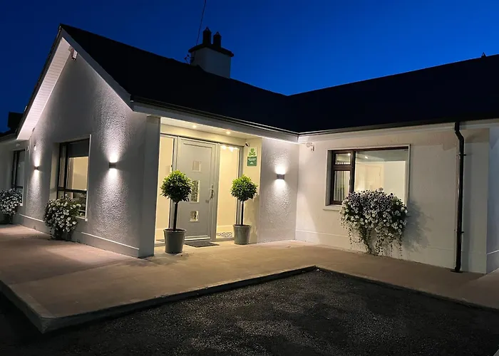 The Hillcrest, Luxury In Town Semesterbostad